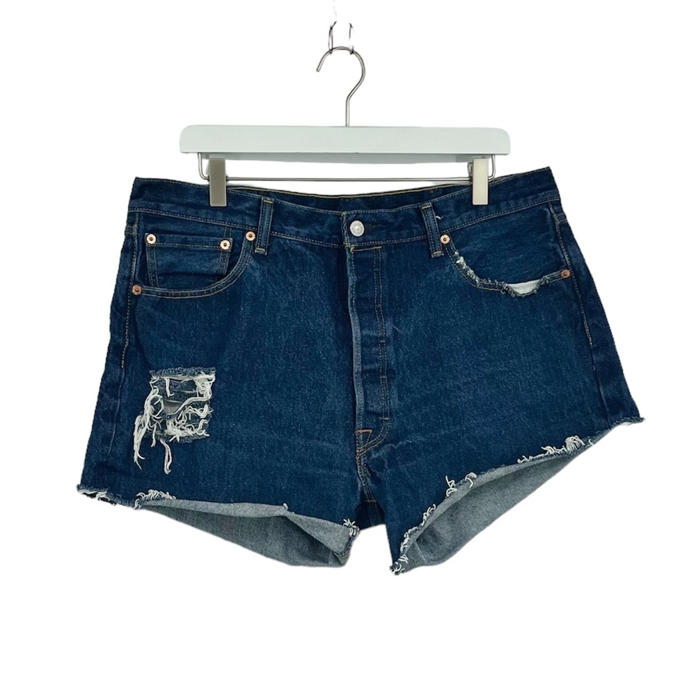 Vintage Levi’s Cut Off Denim Shorts SZ 30
